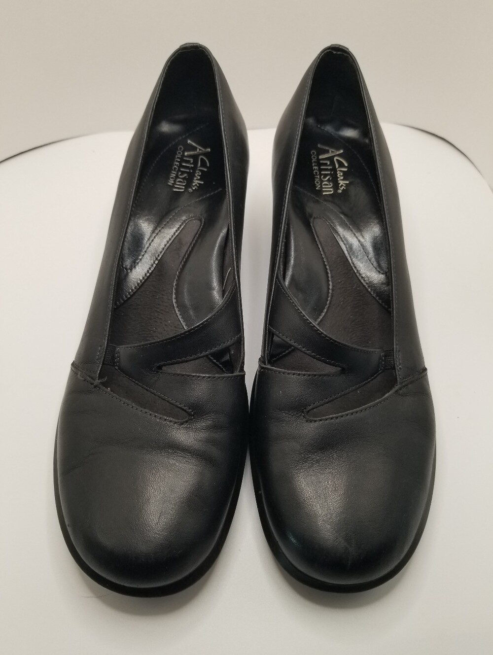 Clarks Artisan Black Leather Comfort Pumps Low Heel Slip-On 7.5